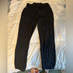 Lululemon - Stretch Pants - BLK - size 4 - Like New